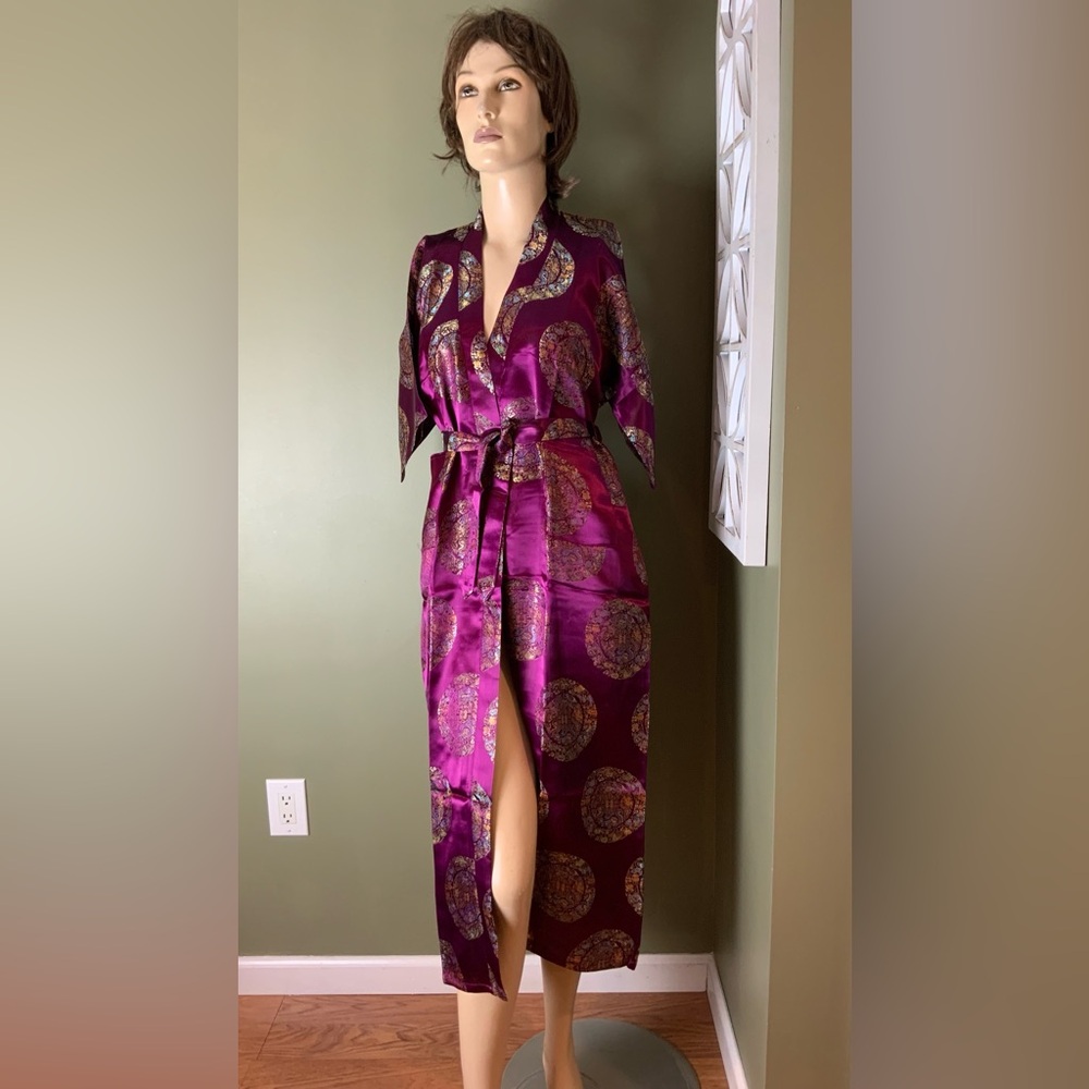 Golden Dragon Elegant Purple Women's Kimono Robe brand new size large